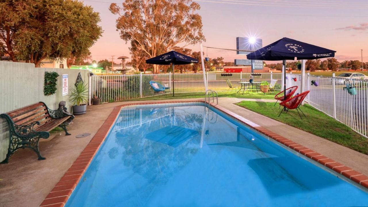 Parkes Federation Motel エクステリア 写真