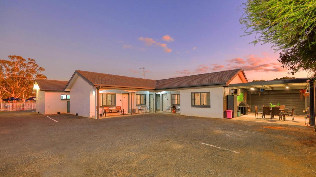 Parkes Federation Motel エクステリア 写真